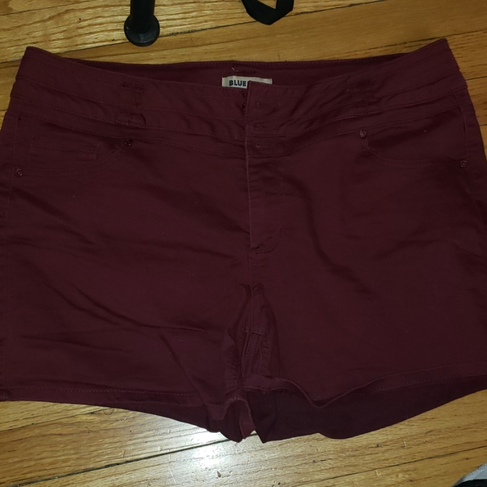 Plus Size maroon shorts